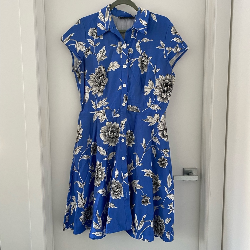 💙🤍Blue Floral Dress with button front